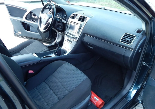 Toyota Avensis cena 31900 przebieg: 228228, rok produkcji 2014 z Drezdenko małe 466